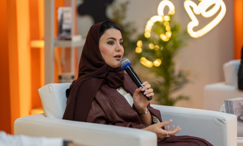 أدباء ونقاد في "الشارقة الدولي للكتاب" 2024 .. الشعر لغة خالدة والعالم يحتاج إلى مزيد من الشعراء 1 2 39