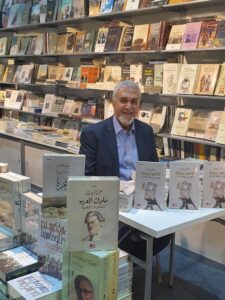 في ركن التوقيع بمعرض الشارقة الدولي للكتاب 2024 .. أدباء ومفكرين يهدون إصداراتهم الجديدة للجمهور 2 20241113 174639
