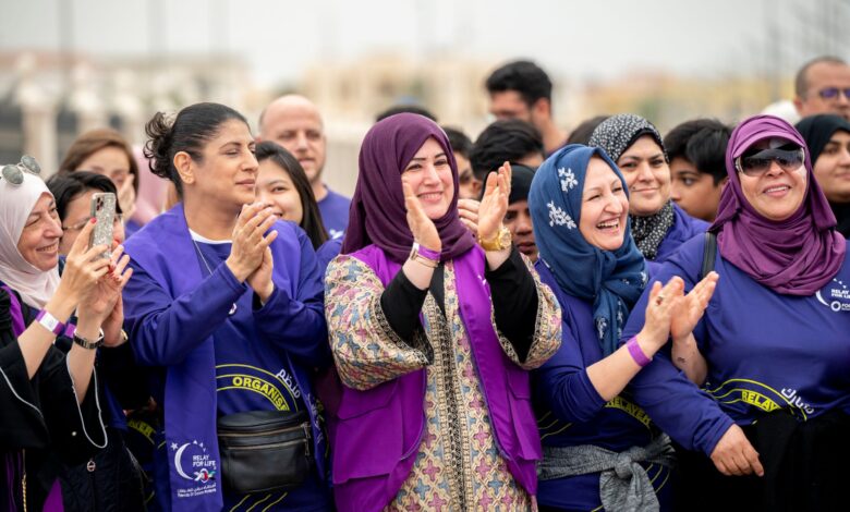 تنظمها "جمعية أصدقاء مرضى السرطان" في "الجامعة الأمريكية بالشارقة" تحت شعار "يستحق الحياة" مسيرة "لنحيا" 1 3 2