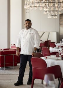 مجموعة باريير تستضيف نسخة العام 2025 من فعاليات جلسات "أفضل 50" المميّزة في مطعمي فوكيتس وباراديسو أبوظبي 3 Chef Balveer Balkissoon