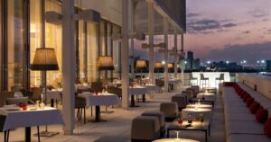 مجموعة باريير تستضيف نسخة العام 2025 من فعاليات جلسات "أفضل 50" المميّزة في مطعمي فوكيتس وباراديسو أبوظبي 2 Fouquets Abu Dhabi