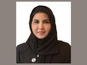 نوره السويدي الأمينه العامه للإتحاد النسائي