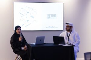 بمشاركة 30 طالباً من 7 دول .. التحدي العالمي للعلاقات العامة يعتمد ثلاثة مشاريع مبتكرة لـ"هوية الشارقة" ضمن"جائزة الشارقة للاتصال الحكومي 2025" 3 2 8