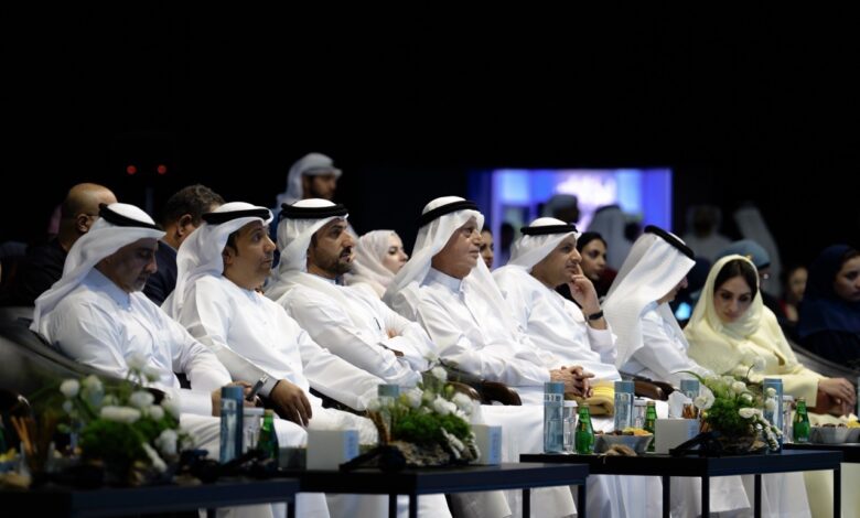سلطان بن أحمد القاسمي يشهد جلسة بعنوان "كيف نتحول نحو مدن ذكية ومستدامة" في المنتدى الدولي للاتصال الحكومي 1 thumbnail 5 1