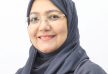الاستاذة منى عبدالكريم اليافعي.6