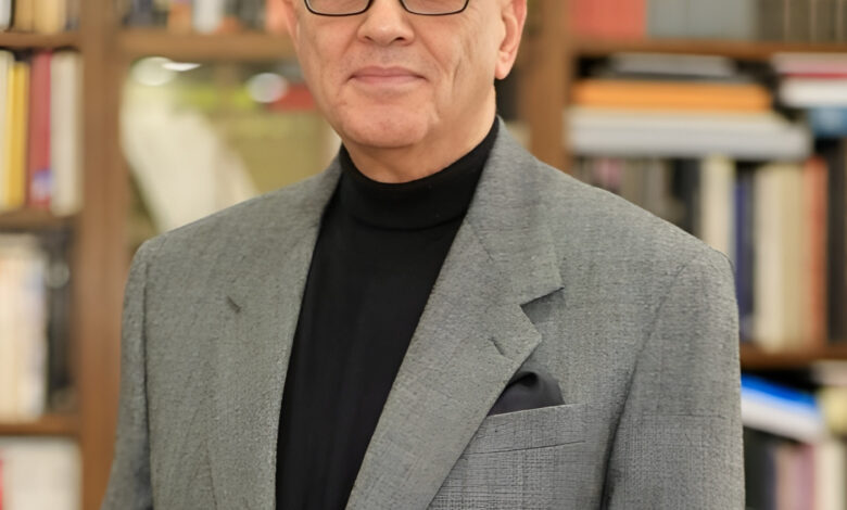 تقديراً لمسيرته الأدبية الممتدة لأكثر من خمسة عقود .. الكاتب والمسرحي المصري محمد سلماوي "شخصية العام الثقافية" في الدورة الـ44 من معرض الشارقة الدولي للكتاب 1 2 15
