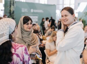 تقديراً لدور حرفة "التلي" الإماراتية في حفظ واستدامة التراث الثقافي .. إرثي يواصل ترسيخ مكانة الشارقة "مدينة للحرف والفنون الشعبية" 3 2 6