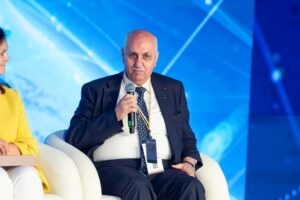 خبراء دوليون في "منتدى الشارقة للاستثمار 2025": الاقتصاد الأخضر يتطلب تفعيل الالتزامات البيئية وبناء منظومات متكاملة تدعم نمو الأسواق واستقرارها 3 4 15