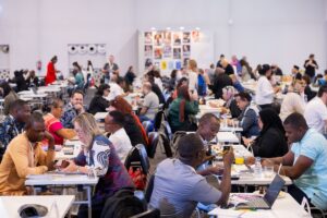 خلال فعاليات الدورة الـ15 .. الشارقة تستضيف مؤتمر الناشرين الدولي لمناقشة مستجدات الصناعة وفرص التعاون من 2 إلى 4 نوفمبر 2 5 6