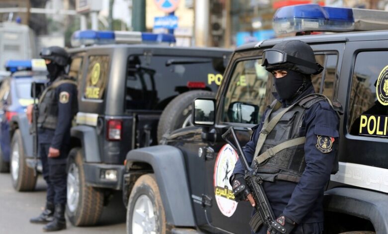 القبض على "جاسوس النظارة بكاميرا سرية" في بنك شهير بمصر 1 68f3a677423604194b1aba25