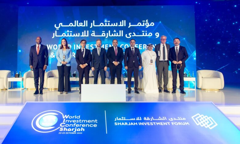 من على منصّة "منتدى الشارقة للاستثمار 2025: وزراء وقادة عالميون يؤكدون أهمية بناء اقتصاد عالمي مرن قائم على الشراكات والتحول الأخضر 1 9