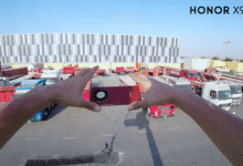 HONOR تحطم رقمًا قياسيًا في موسوعة غينيس™ بهاتفهاHONOR X9 المقاوم للكسر والمُعزز بالذكاء الاصطناعي. 2 Image 3