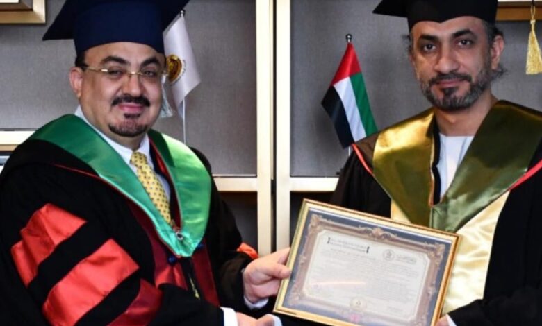 علي المعلا يتسلم الدكتوراه الفخرية في مجال الإبداع والابتكار الفني من الجامعة الافروأسيوية 1 WhatsApp Image 2025 10 07 at 14.17.17 1a9d56fc