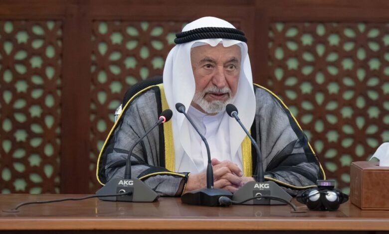 حاكم الشارقة يشهد حفل رابطة خريجي جامعة إكستر البريطانية في الخليج 1 x4108dd31k91pyepd