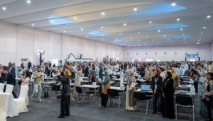 1300 ناشراً من 116 دولة يشهدون رفع العلم الإماراتي في الشارقة 2 2