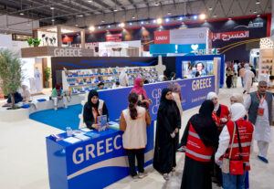 المترجمة والكاتبة اليونانية بيرسا كوموتسي: ارتبطت وجدانيًا بالأدب الإماراتي 4 2 48