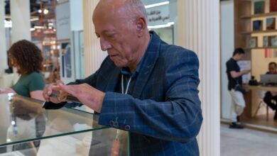 جناح "بيت الحكمة" في "الشارقة الدولي للكتاب" 2025 يوثق رحلة التفاعل بين الحضارتين العربية واليونانية 10 6 Large 1