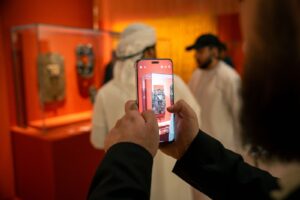 HONOR تحتفل بخمس سنوات من الابتكار والتكنولوجيا التي تواكب احتياجات العملاء وتلبي تطلعاتهم 2 Louvre