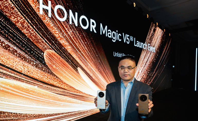 HONOR تحتفل بخمس سنوات من الابتكار والتكنولوجيا التي تواكب احتياجات العملاء وتلبي تطلعاتهم 1 Magic V5
