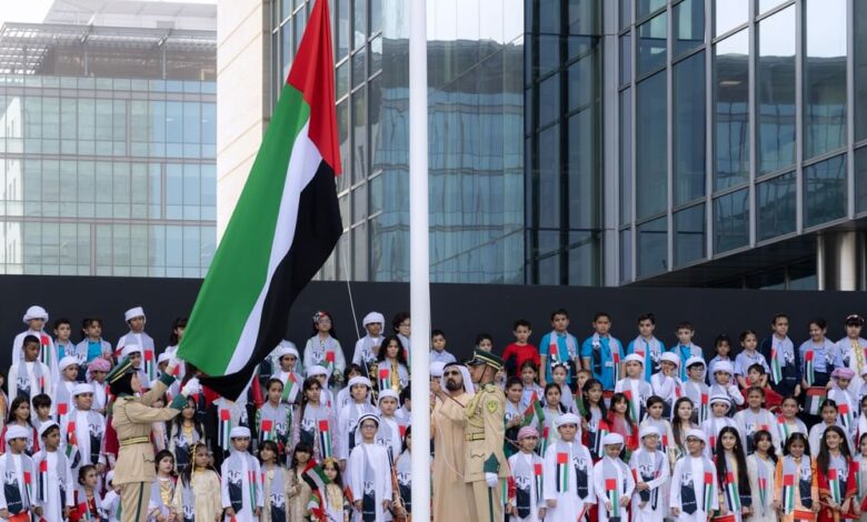 محمد بن راشد: بقيادة محمد بن زايد وتلاحم شعب آمن بأن قوته أساسها وحدته سيبقى عَلَم الإمارات عنواناً للخير والرفعة والنماء 1 dfi08ja91k91a7upd