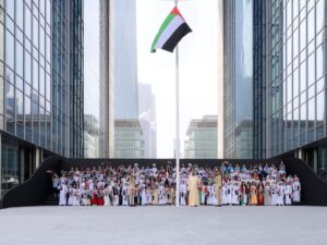 محمد بن راشد: بقيادة محمد بن زايد وتلاحم شعب آمن بأن قوته أساسها وحدته سيبقى عَلَم الإمارات عنواناً للخير والرفعة والنماء 2 uk808ja71k91a7upd