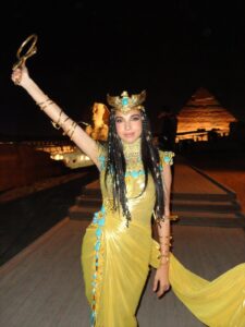 أناقة ملكية والهام فرعوني في افتتاح المتحف المصري الكبير 6 سلمى أبو ضيف