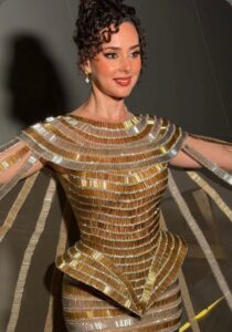 أناقة ملكية والهام فرعوني في افتتاح المتحف المصري الكبير 8 شيرين أحمد طارق 1074x1536 1