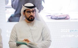 ضمن مشاركتها في "الشارقة للكتاب" 2025 "مكتبات الشارقة" تستضيف "نادي كلمة للقراءة" في نقاش لكتاب "نحو تقشف سعيد" 2 غيث الحوسني