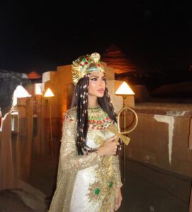 أناقة ملكية والهام فرعوني في افتتاح المتحف المصري الكبير 5 هدى المفتي