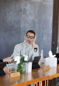 بدور القاسمي تترأس اجتماع مجلس أمناء "كلمات" وتضع خارطة توسّع العمل الإنساني والمعرفي لعام 2026 5 12