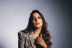 بتنظيم من هيئة الشارقة للاستثمار والتطوير (شروق).. "جاز على الجزيرة" يعود بنسخته الثانية مستضيفاً أربعة من أبرز النجوم العالميين المرشحين والفائزين بـ"غرامي" في جزيرة النور بالشارقة 5 مياسا كارا