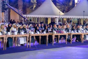 لقاء خريجي الجامعة الأميركية في الشارقة يجمع أكثر من 900 خريجًا في أمسية تحتفي بالتضامن والتمكين والأثر 9 16