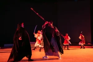 تحت رعاية صاحب السمو حاكم الشارقة ..الملحمة المسرحية "الزير سالم" تبدأ عروضها اليوم على مسرح المجاز 3 5