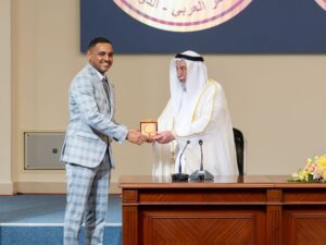 حاكم الشارقة يكرّم الفائزين بجائزة القوافي 2025 3 h6d006i61ka16rxpd