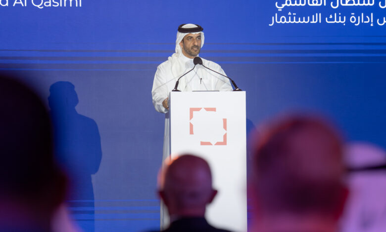 سلطان بن أحمد القاسمي يشهد حفل إطلاق الهوية المؤسسية الجديدة وإعلان النتائج المالية لبنك الاستثمار 1 2026.2.24 INB Launch 3