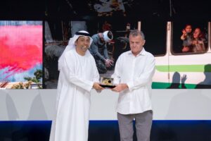 لأول مرة في تاريخها.. جائزة "المصور الصحفي المستقل" تُمنح لجوش إديلسون ونيكول تانغ مناصفة في "اكسبوجر 2026" 3 4 1